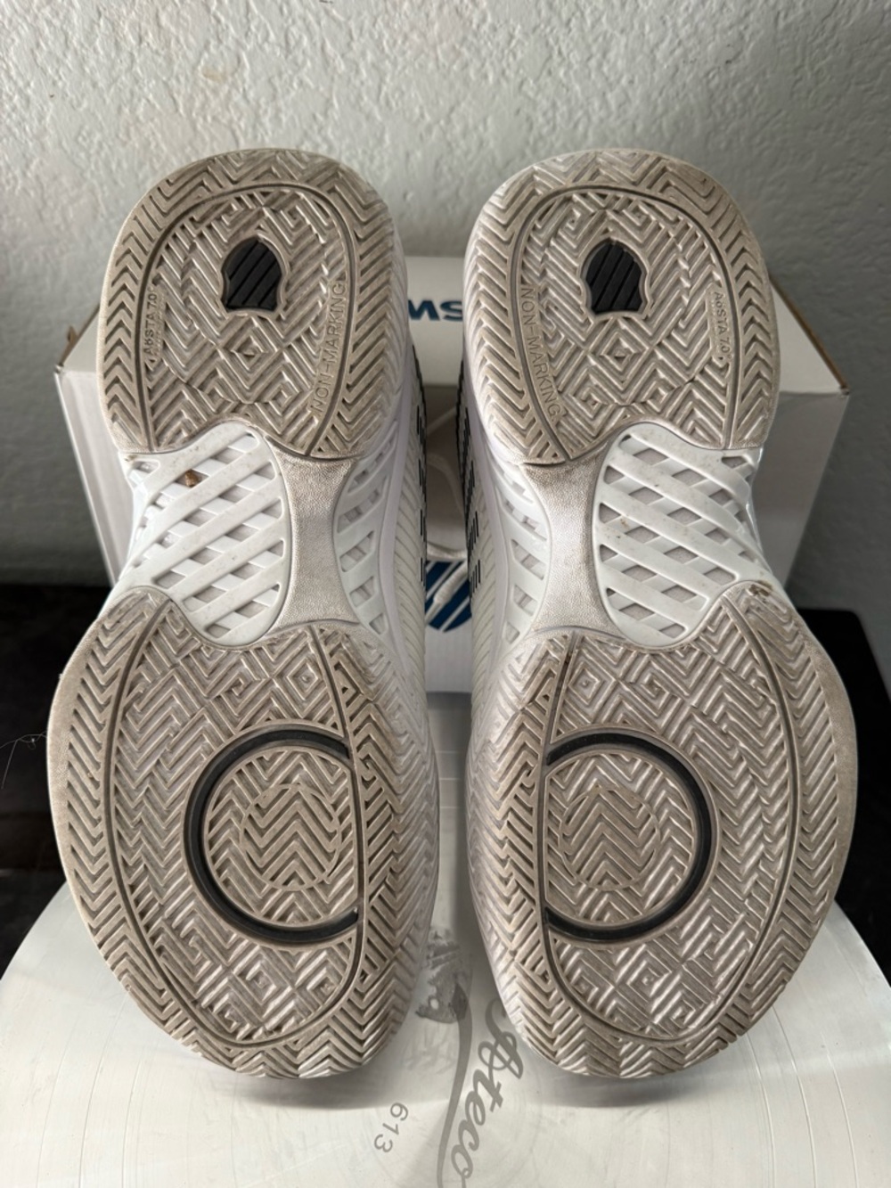 EUC K-Swiss Hypercourt Express 2 Women’s 9.5 Tennis/Pickleball Court Shoes - Picture 10 of 10